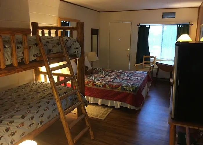 Black Bear Hotel 2*