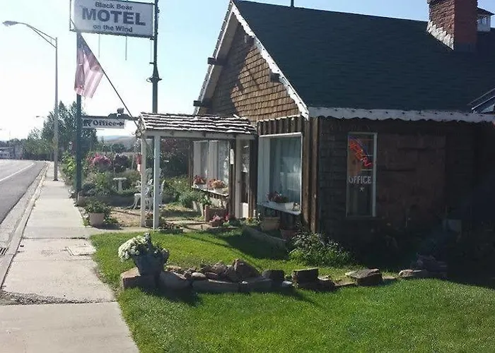 Black Bear Hotel 2*